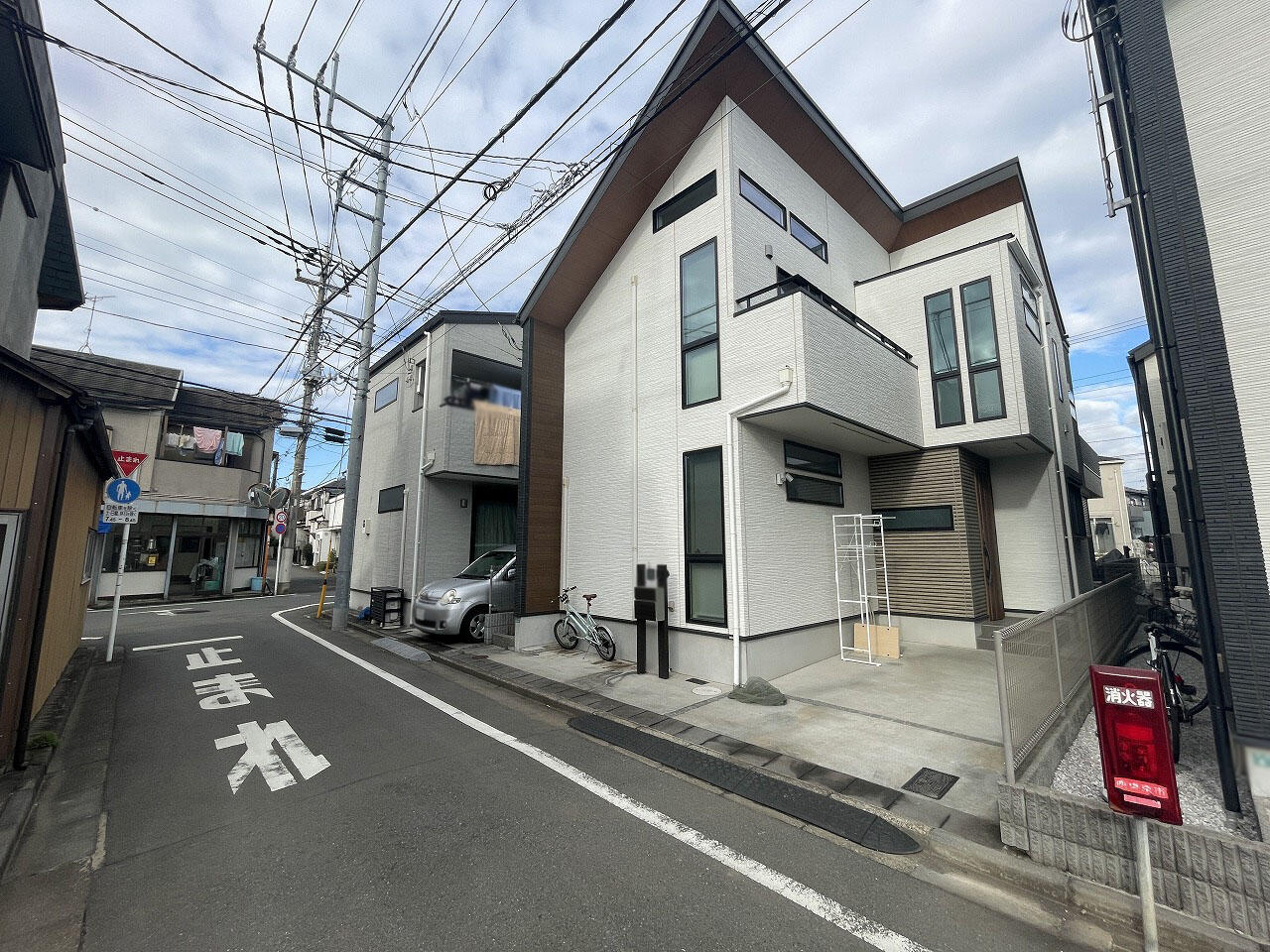 <p>居室利用可能な納戸2部屋の為、3LDKとしてご使用いただけます。</p>